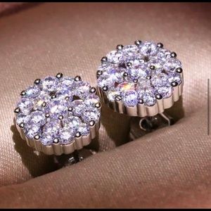 18k white gold circle stud earrings w/ simulated diamonds NWOT